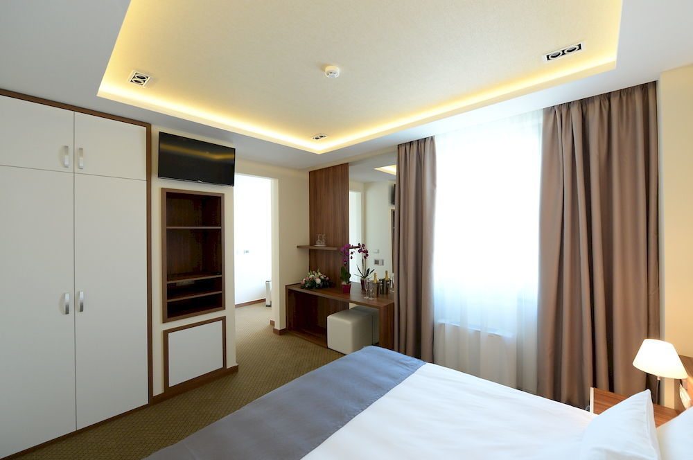 Hotel Hedonic ベオグラード エクステリア 写真