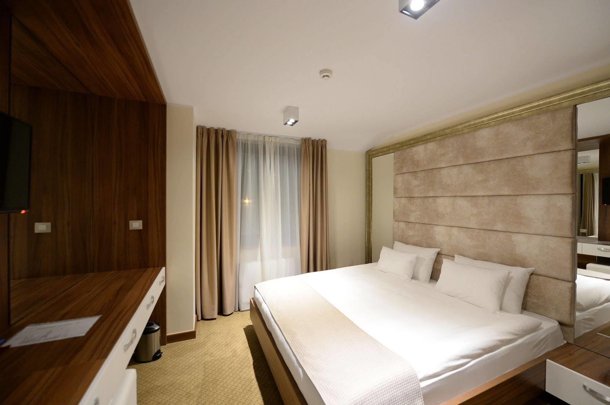 Hotel Hedonic ベオグラード エクステリア 写真