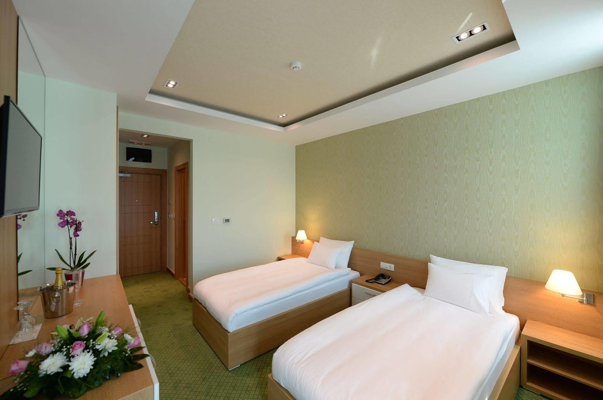 Hotel Hedonic ベオグラード エクステリア 写真