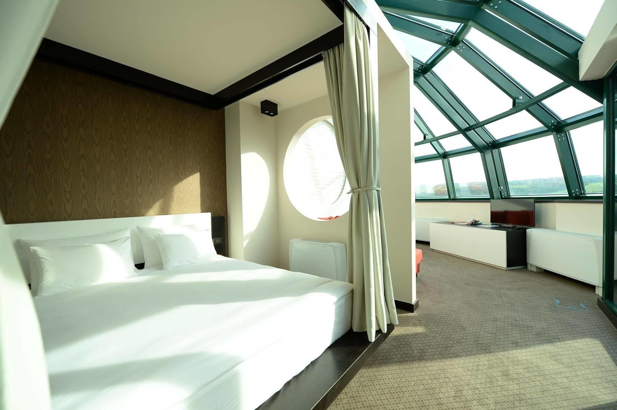 Hotel Hedonic ベオグラード エクステリア 写真