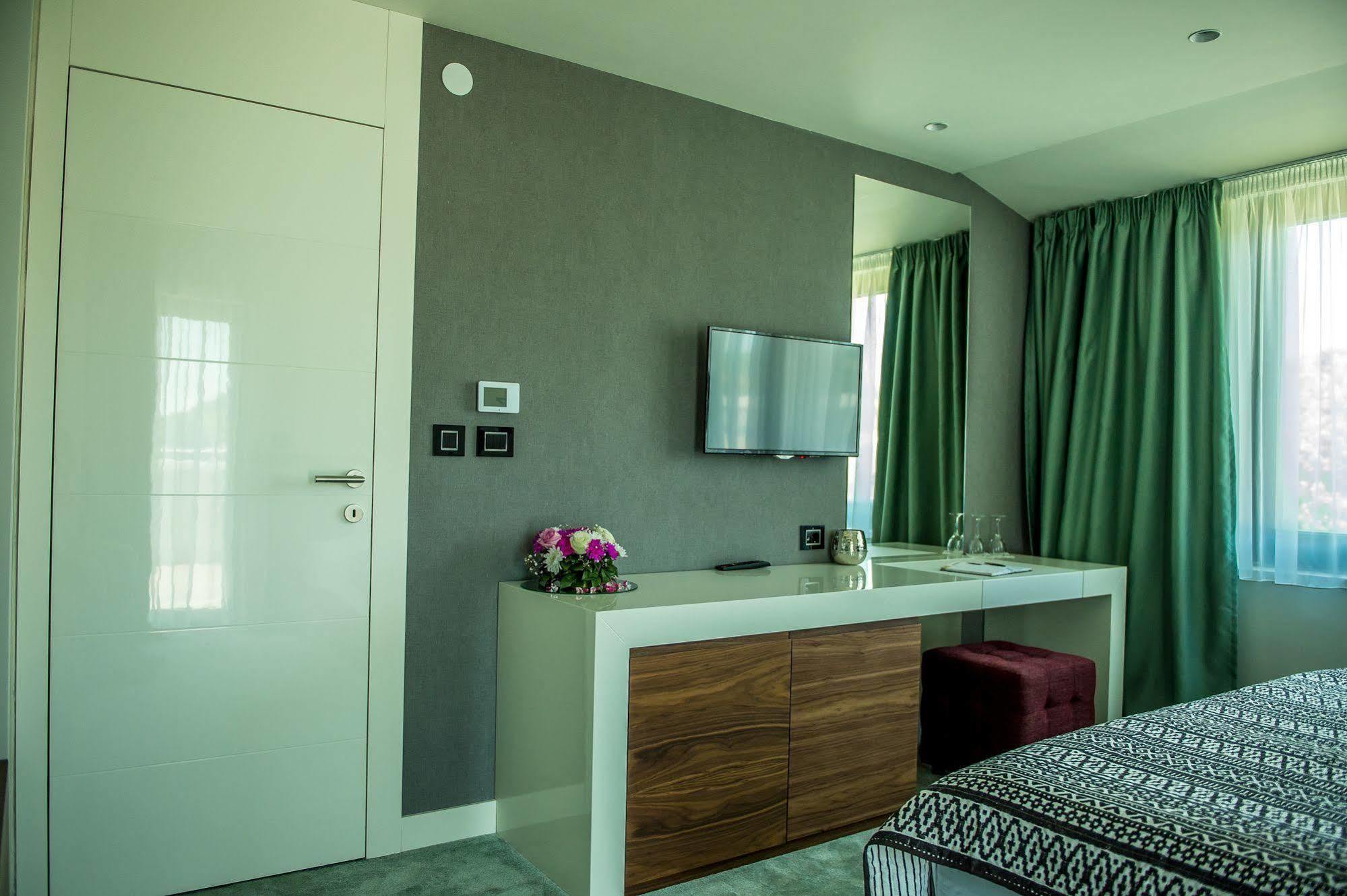 Hotel Hedonic ベオグラード エクステリア 写真