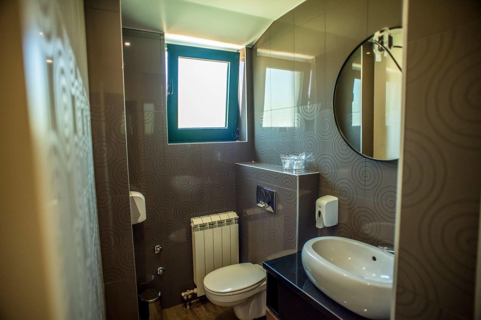 Hotel Hedonic ベオグラード エクステリア 写真